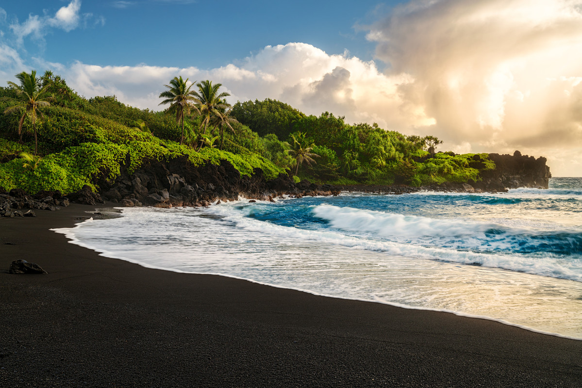 Hawaii beach - Top 10 Best Islands To Visit In The World In 2021